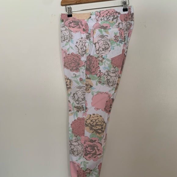 Nine West Vintage America Collection floral capri jeans, size 8/29 - Picture 2 of 7